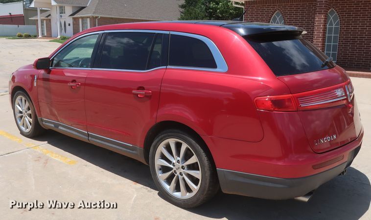 image for item HT9551 2010 Lincoln MKT  SUV
