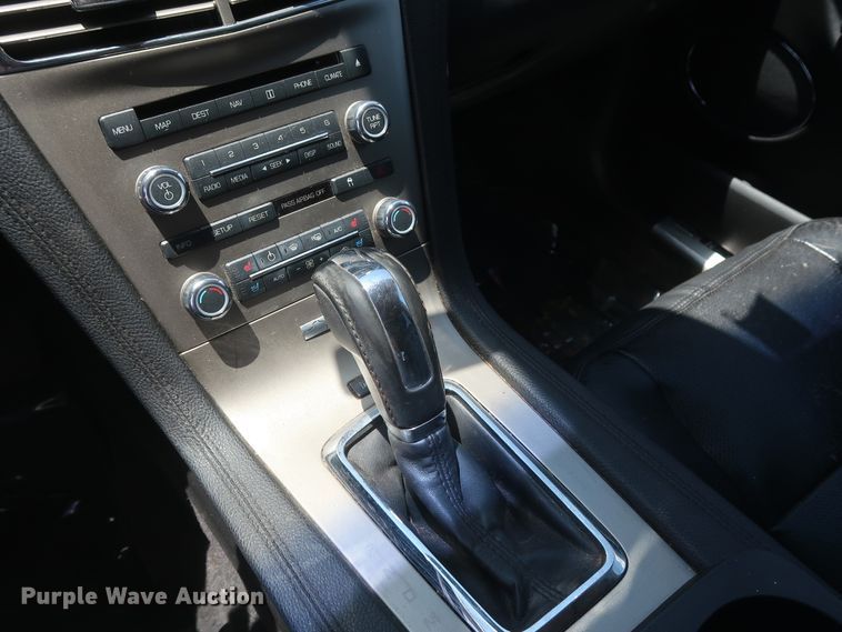 image for item HT9551 2010 Lincoln MKT  SUV