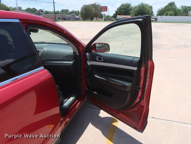 image for item HT9551 2010 Lincoln MKT  SUV