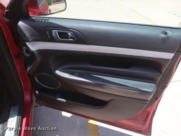 image for item HT9551 2010 Lincoln MKT  SUV