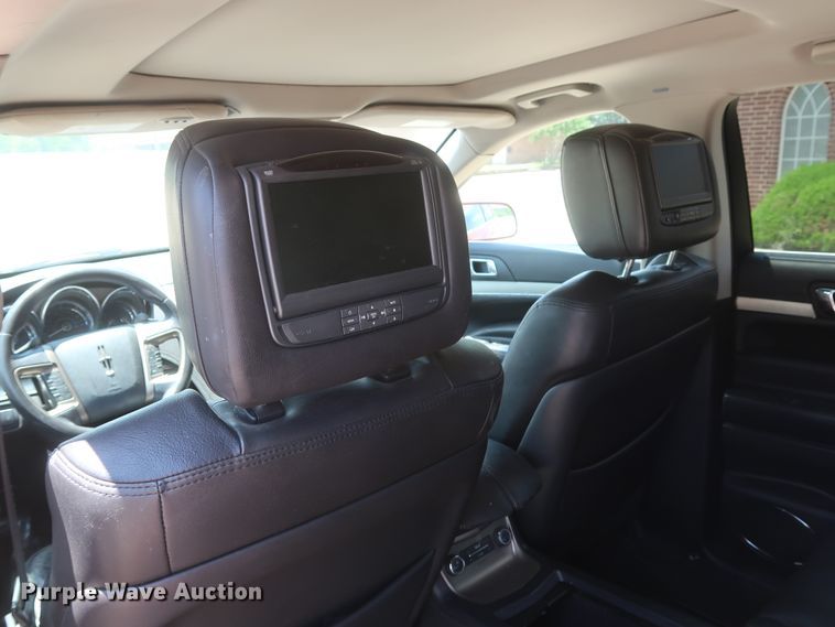 image for item HT9551 2010 Lincoln MKT  SUV