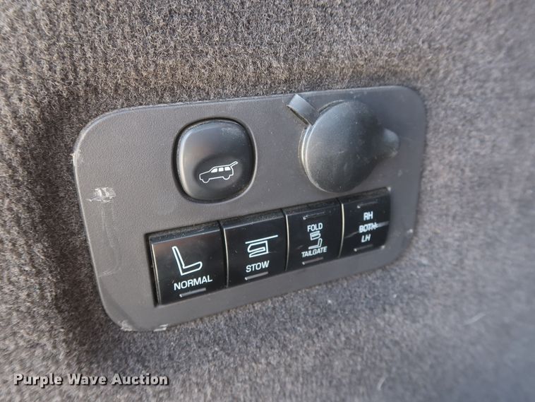 image for item HT9551 2010 Lincoln MKT  SUV