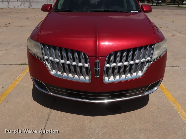 image for item HT9551 2010 Lincoln MKT  SUV