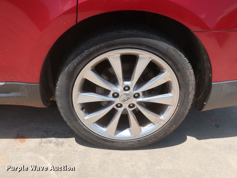 image for item HT9551 2010 Lincoln MKT  SUV