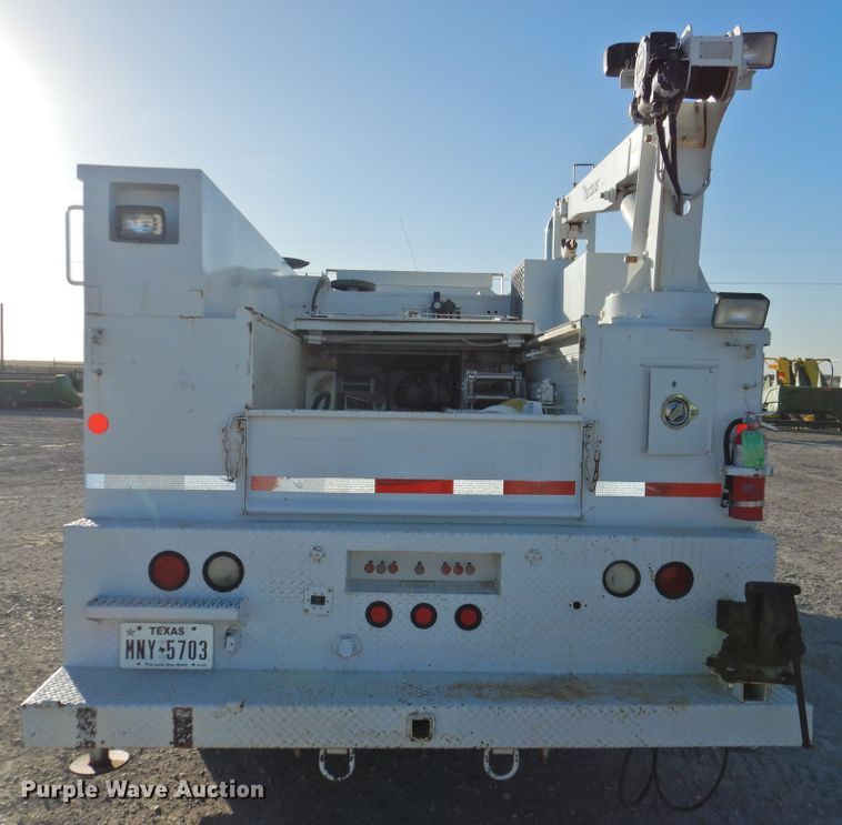 image for item HU9653 1997 GMC C6500  service truck with crane