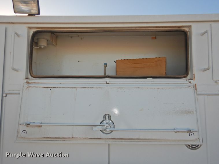 image for item HU9653 1997 GMC C6500  service truck with crane