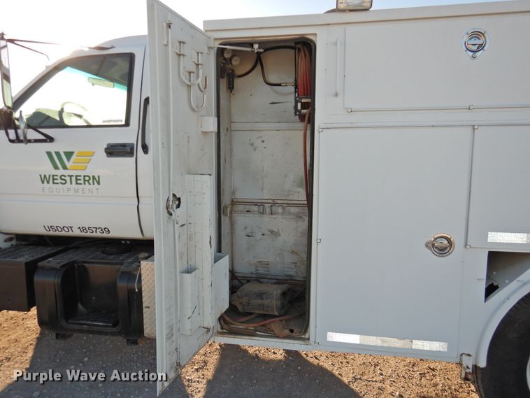 image for item HU9653 1997 GMC C6500  service truck with crane