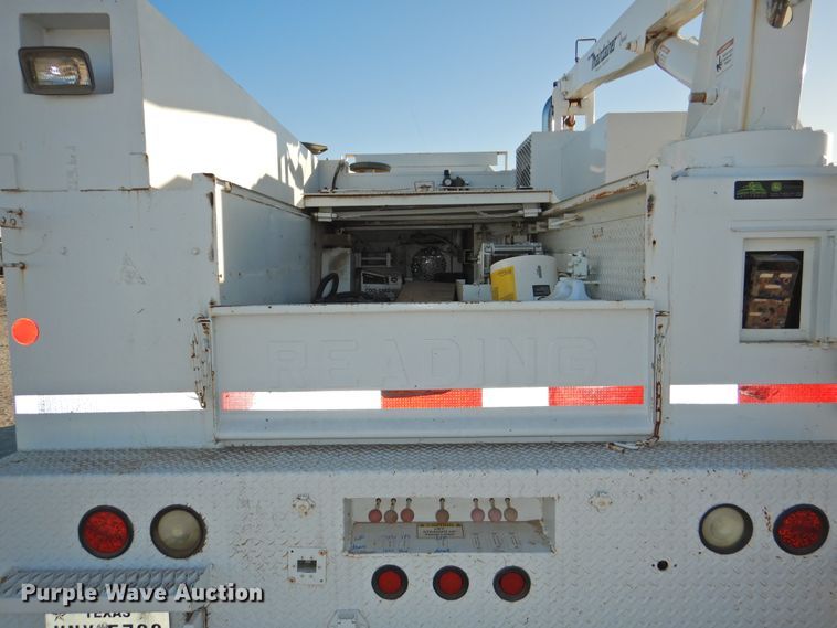 image for item HU9653 1997 GMC C6500  service truck with crane