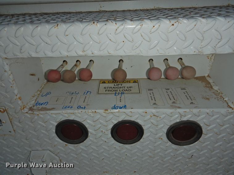 image for item HU9653 1997 GMC C6500  service truck with crane