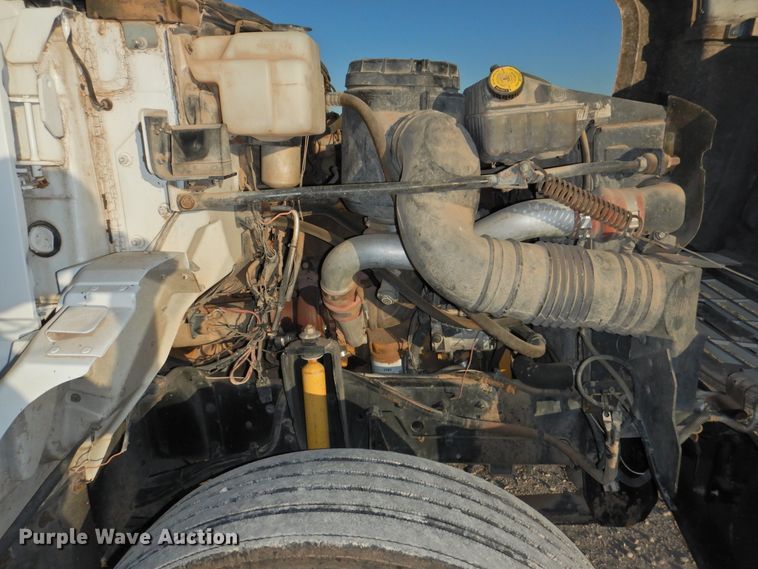 image for item HU9653 1997 GMC C6500  service truck with crane