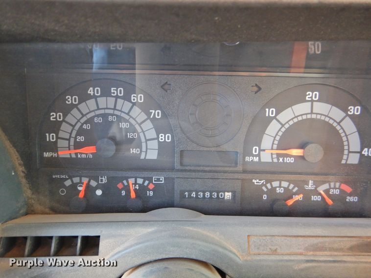 image for item HU9653 1997 GMC C6500  service truck with crane