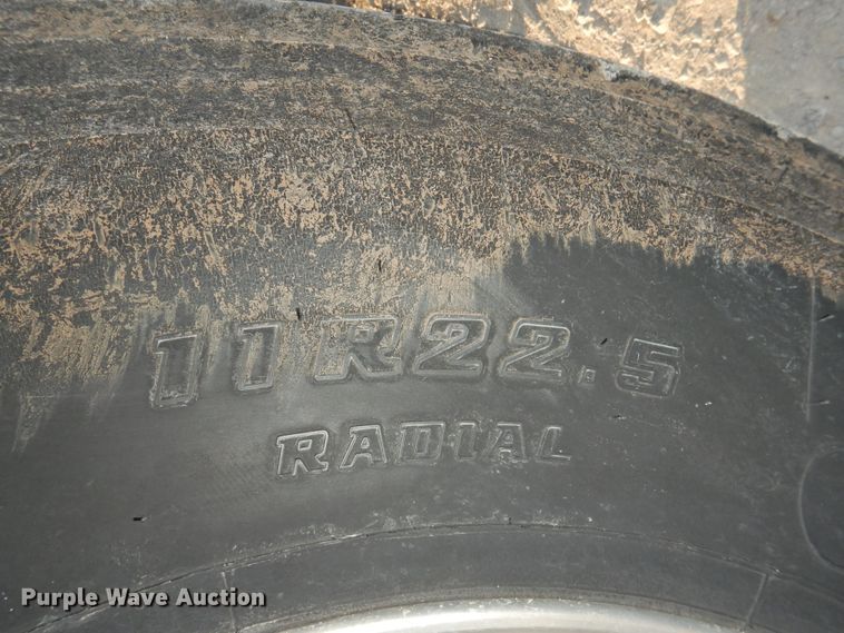 image for item HU9653 1997 GMC C6500  service truck with crane