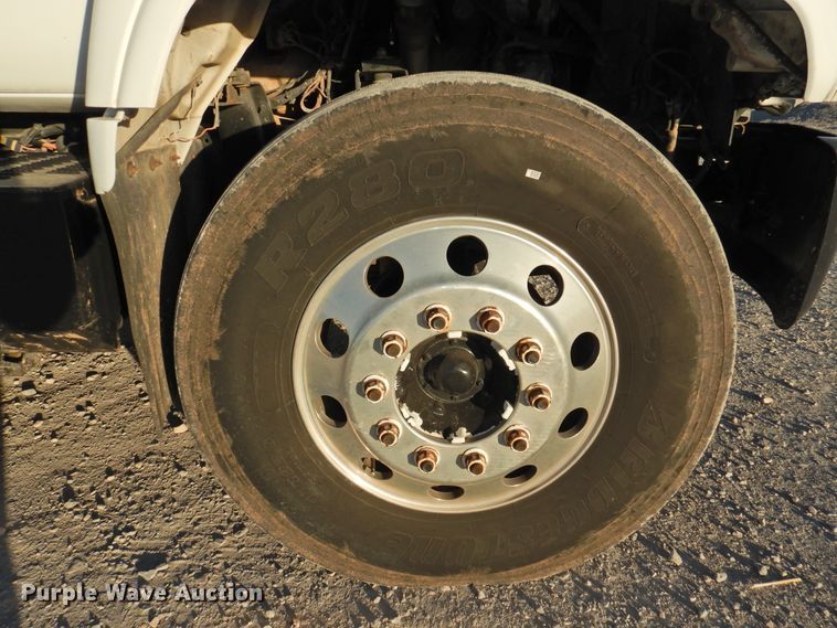 image for item HU9653 1997 GMC C6500  service truck with crane