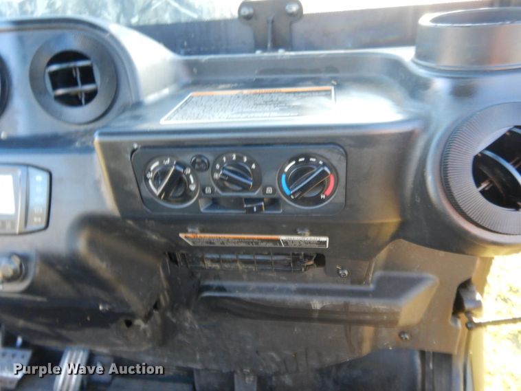 image for item HW9112 2017 Kubota RTV X1100C  utility vehicle