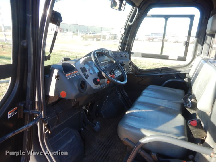 image for item HW9139 2011 Kubota RTV100  utility vehicle