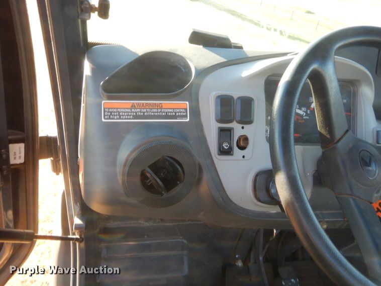 image for item HW9139 2011 Kubota RTV100  utility vehicle