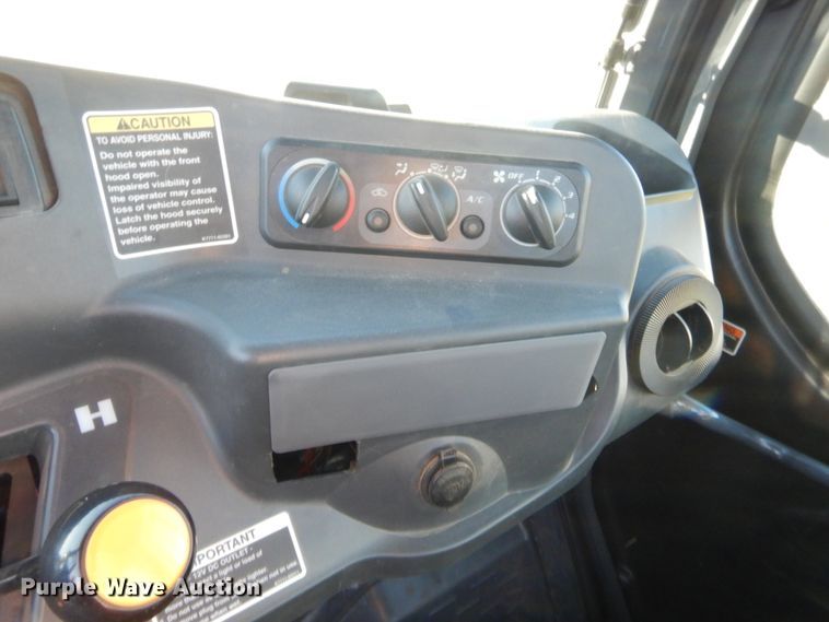 image for item HW9139 2011 Kubota RTV100  utility vehicle