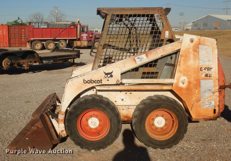 image for item HW9142 Bobcat 742  skid steer loader