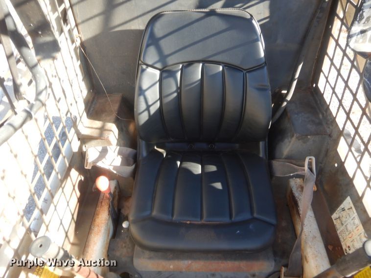 image for item HW9142 Bobcat 742  skid steer loader