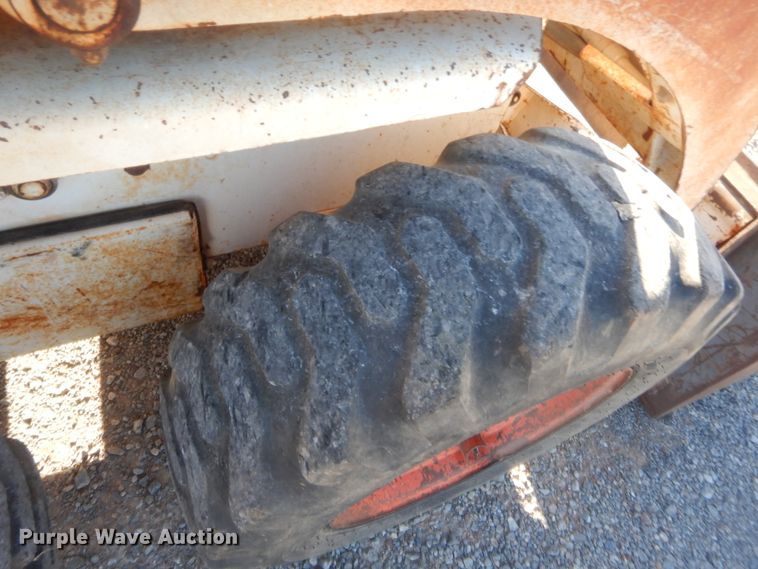 image for item HW9142 Bobcat 742  skid steer loader