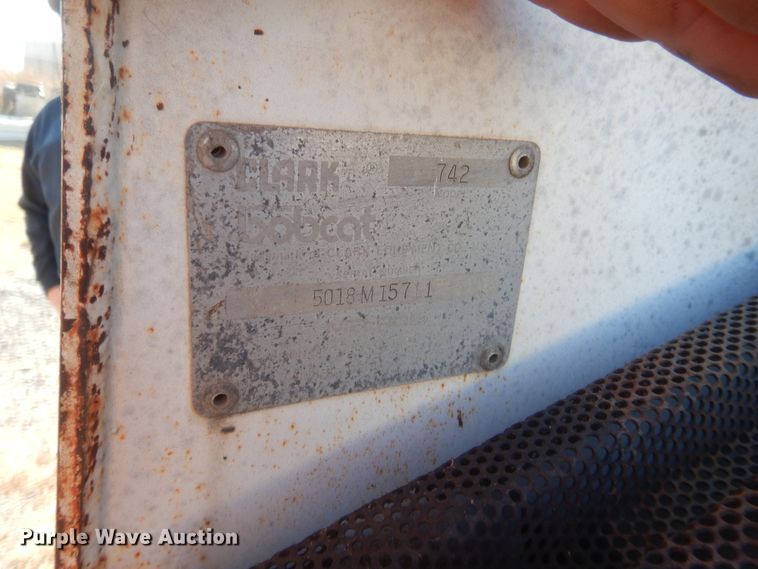 image for item HW9142 Bobcat 742  skid steer loader