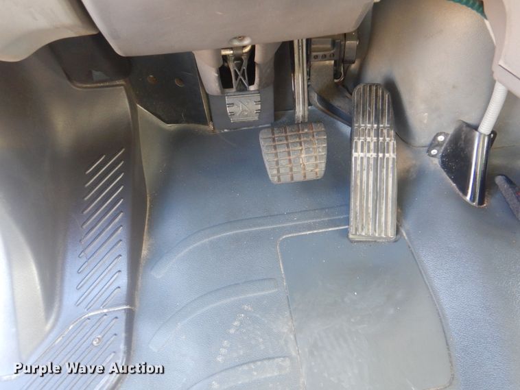 image for item HX9024 2005 Freightliner Business Class M2  box truck