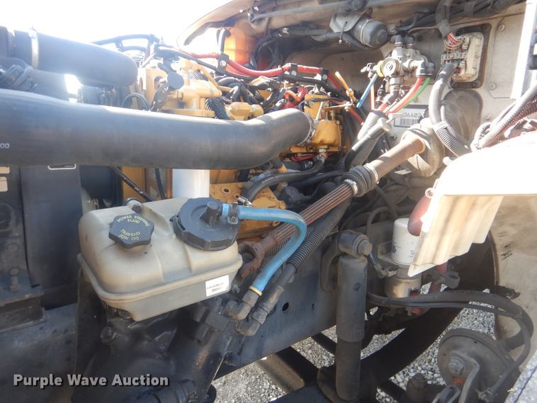 image for item HX9024 2005 Freightliner Business Class M2  box truck