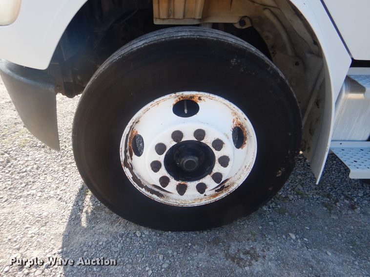 image for item HX9024 2005 Freightliner Business Class M2  box truck