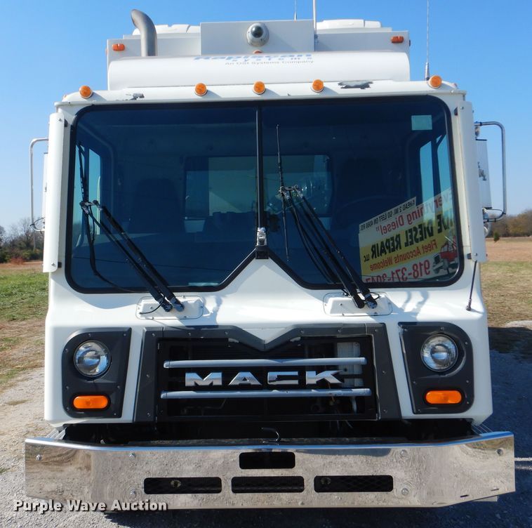 image for item HX9026 2009 Mack MRU613  bridge inspection truck