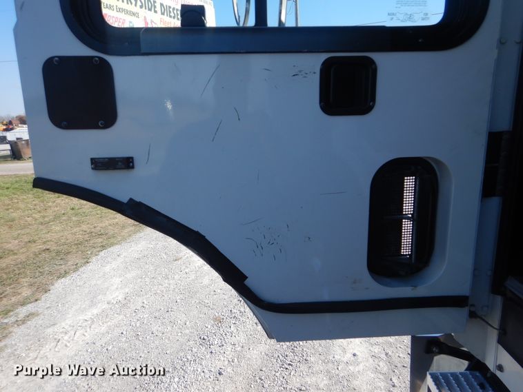 image for item HX9026 2009 Mack MRU613  bridge inspection truck