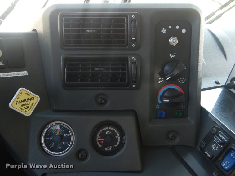 image for item HX9026 2009 Mack MRU613  bridge inspection truck