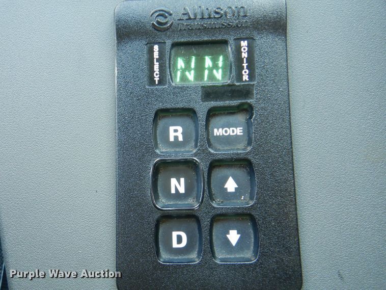 image for item HX9026 2009 Mack MRU613  bridge inspection truck