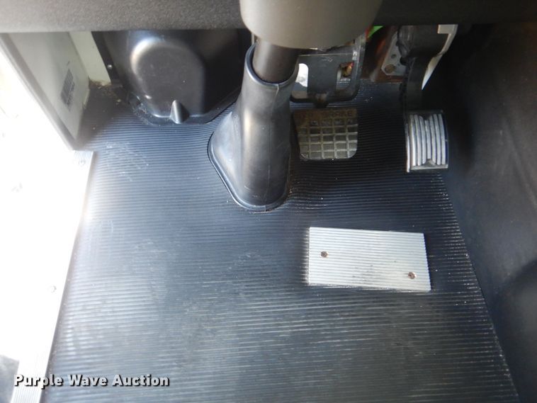 image for item HX9026 2009 Mack MRU613  bridge inspection truck