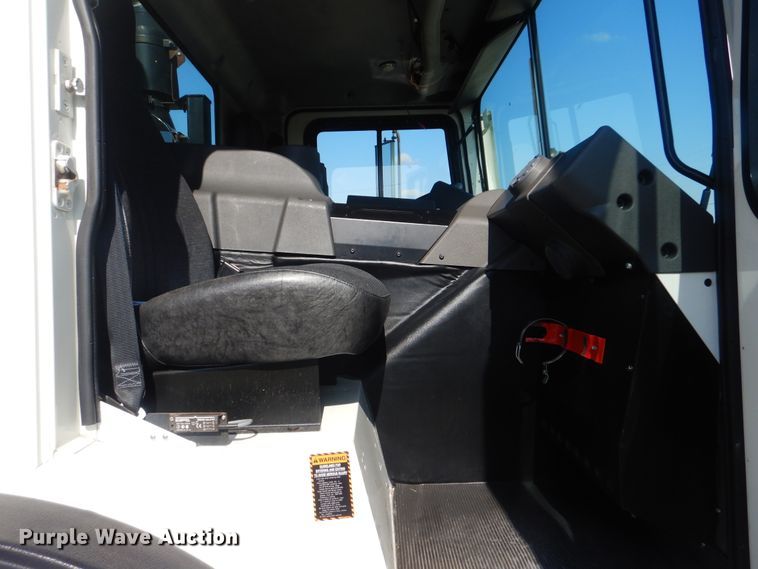 image for item HX9026 2009 Mack MRU613  bridge inspection truck