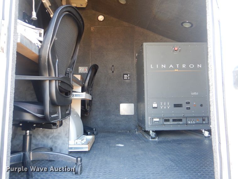 image for item HX9026 2009 Mack MRU613  bridge inspection truck