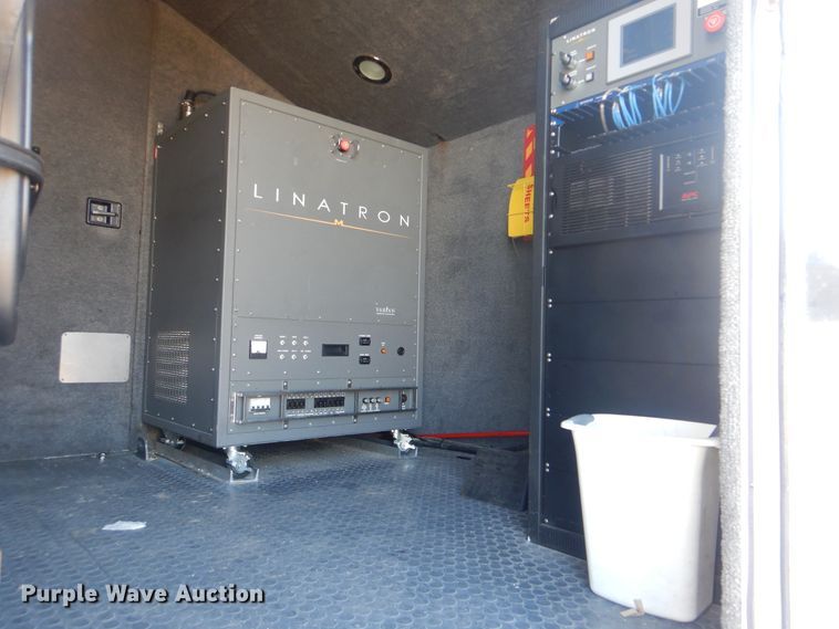 image for item HX9026 2009 Mack MRU613  bridge inspection truck