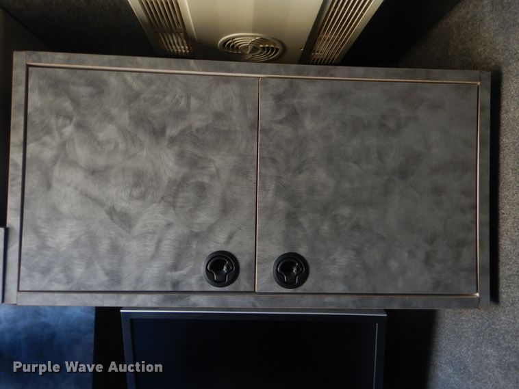 image for item HX9026 2009 Mack MRU613  bridge inspection truck