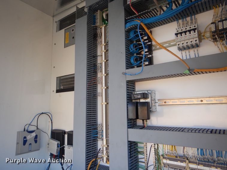 image for item HX9026 2009 Mack MRU613  bridge inspection truck