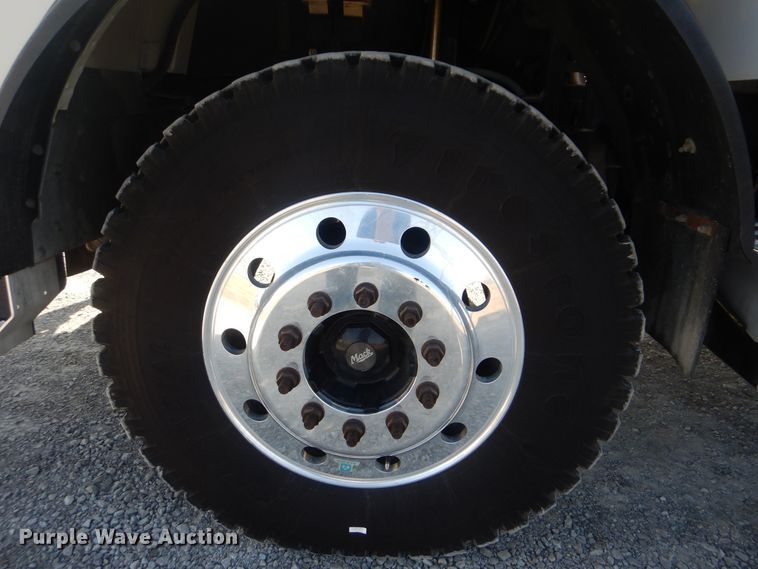 image for item HX9026 2009 Mack MRU613  bridge inspection truck