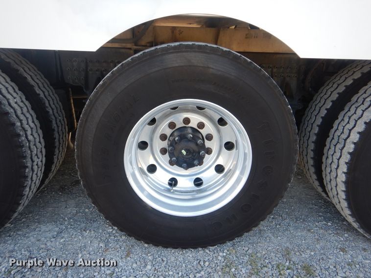 image for item HX9026 2009 Mack MRU613  bridge inspection truck