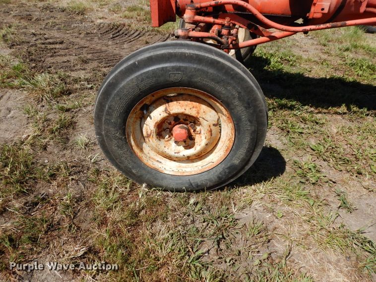 image for item HY9576 1962 Allis Chalmers D12  tractor