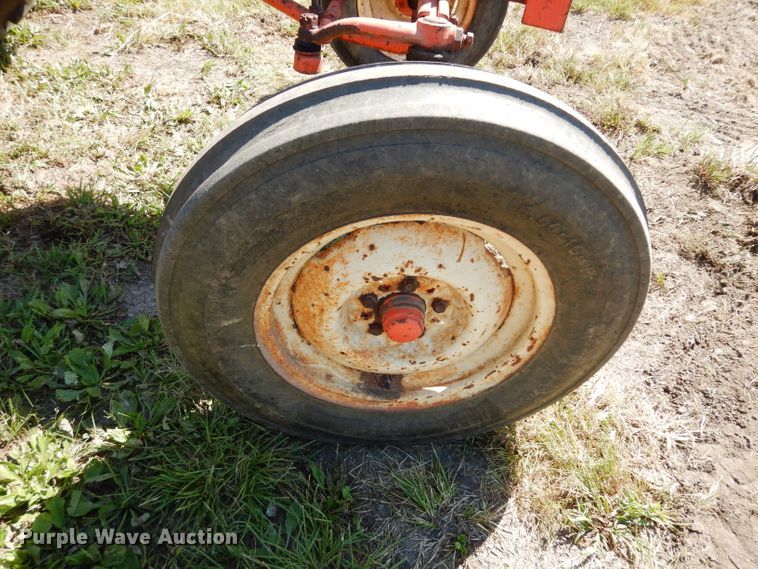 image for item HY9576 1962 Allis Chalmers D12  tractor