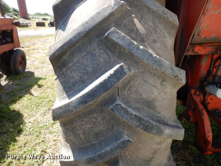 image for item HY9578 1966 Allis Chalmers D21  tractor