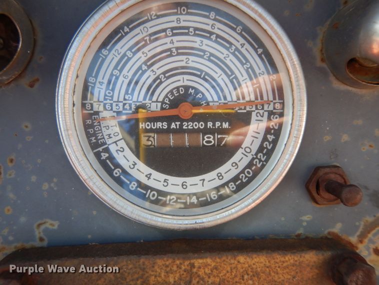 image for item HY9578 1966 Allis Chalmers D21  tractor