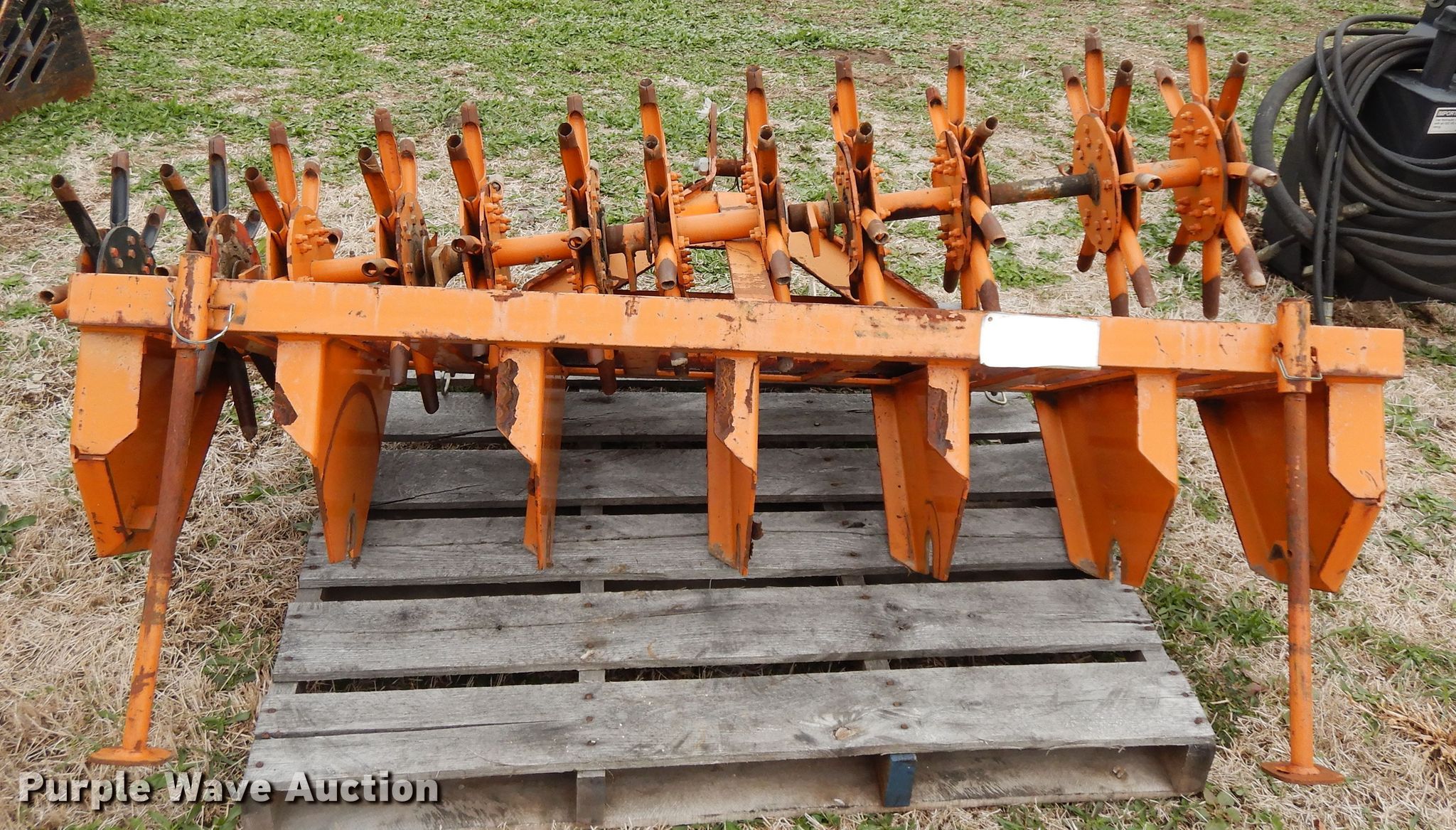 Woods PL60 aerator in Galesburg, IL Item FR9761 sold Purple Wave