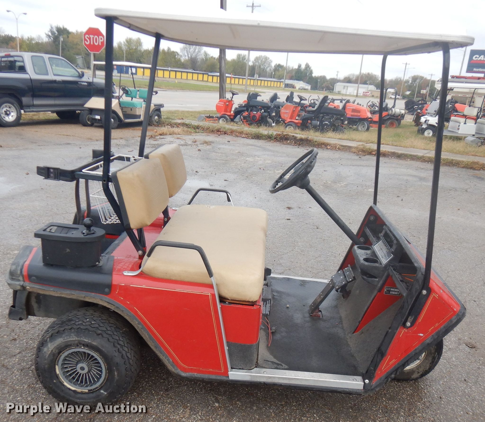 Ezgo golf cart in Iola, KS Item FW9854 sold Purple Wave