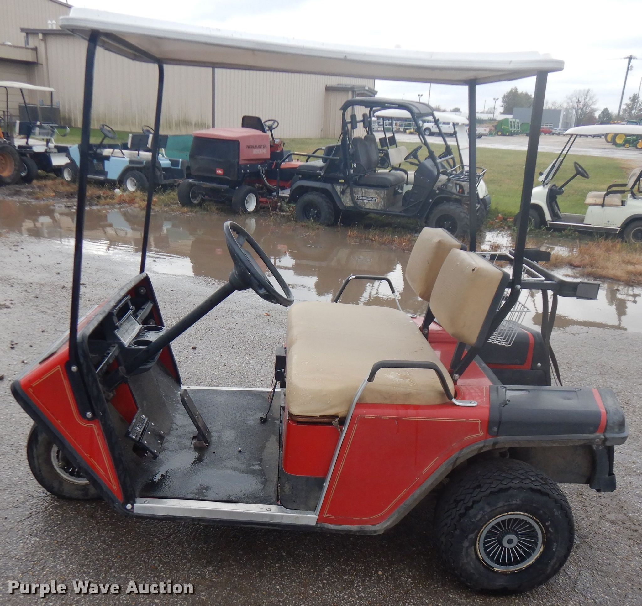Ezgo golf cart in Iola, KS Item FW9854 sold Purple Wave