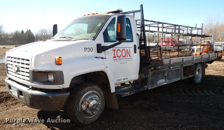 image for item AF9930 2006 Chevrolet C5500  flatbed truck