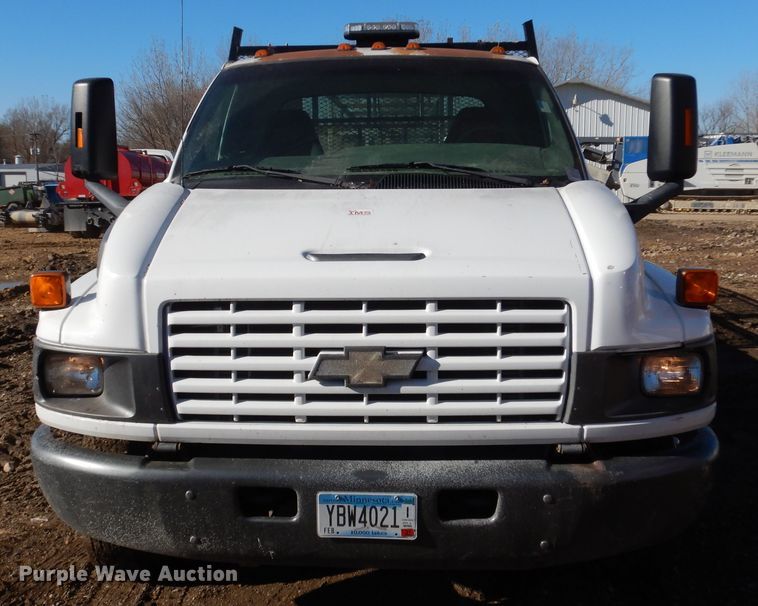 image for item AF9930 2006 Chevrolet C5500  flatbed truck