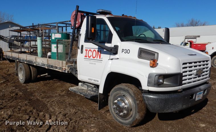 image for item AF9930 2006 Chevrolet C5500  flatbed truck